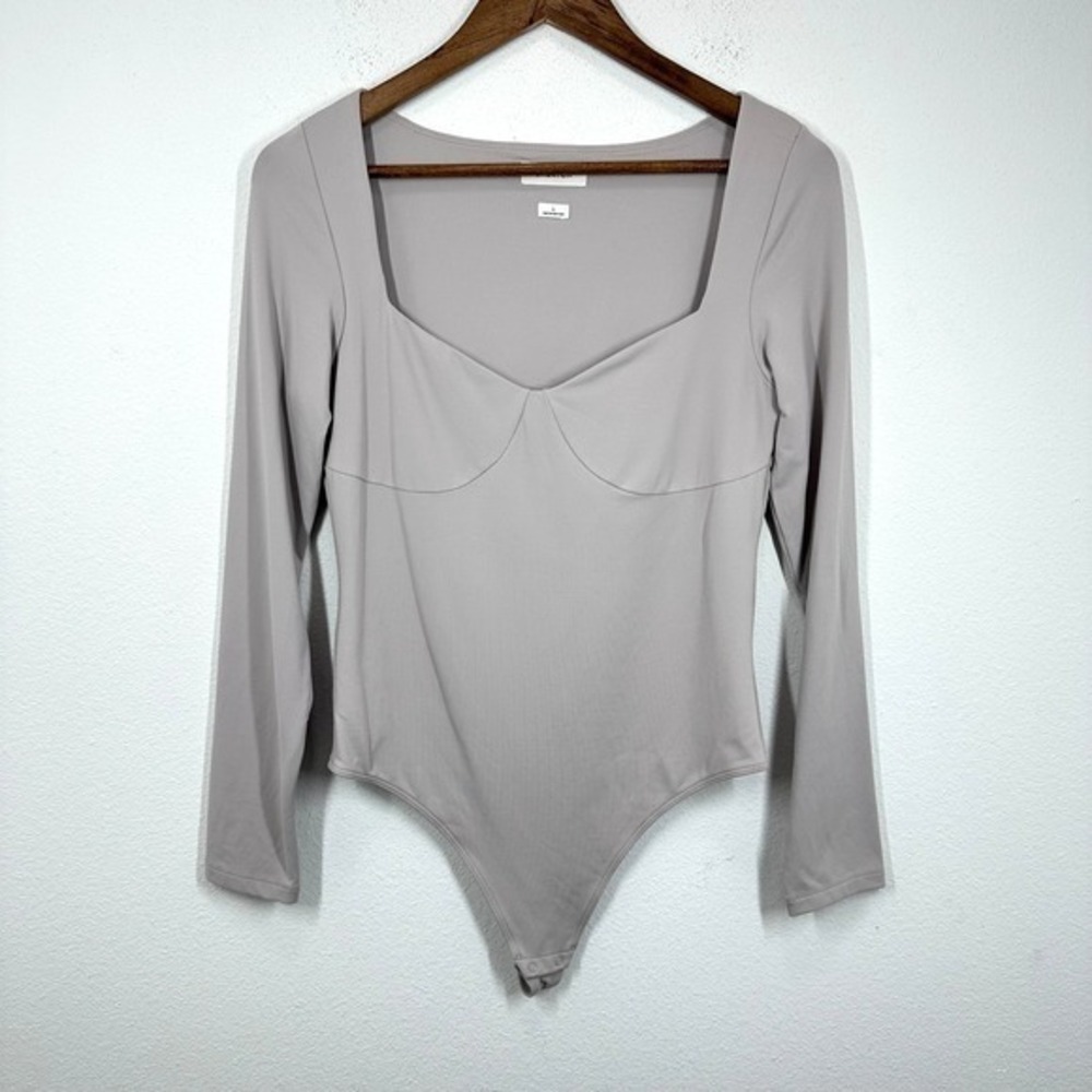 Babaton Light Grey Long Sleeve Bodysuit‎ Form Fitting Slimming Sweetheart